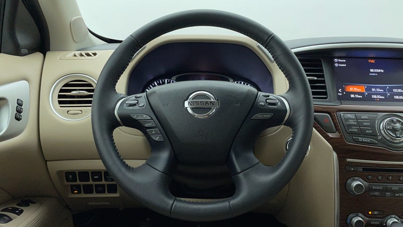 Nissan Pathfinder-Steering Wheel Close-up