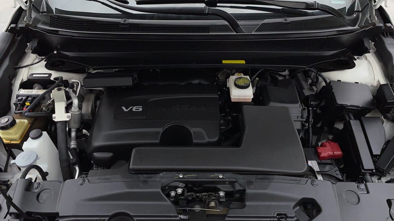 Nissan Pathfinder-Engine Bonet View