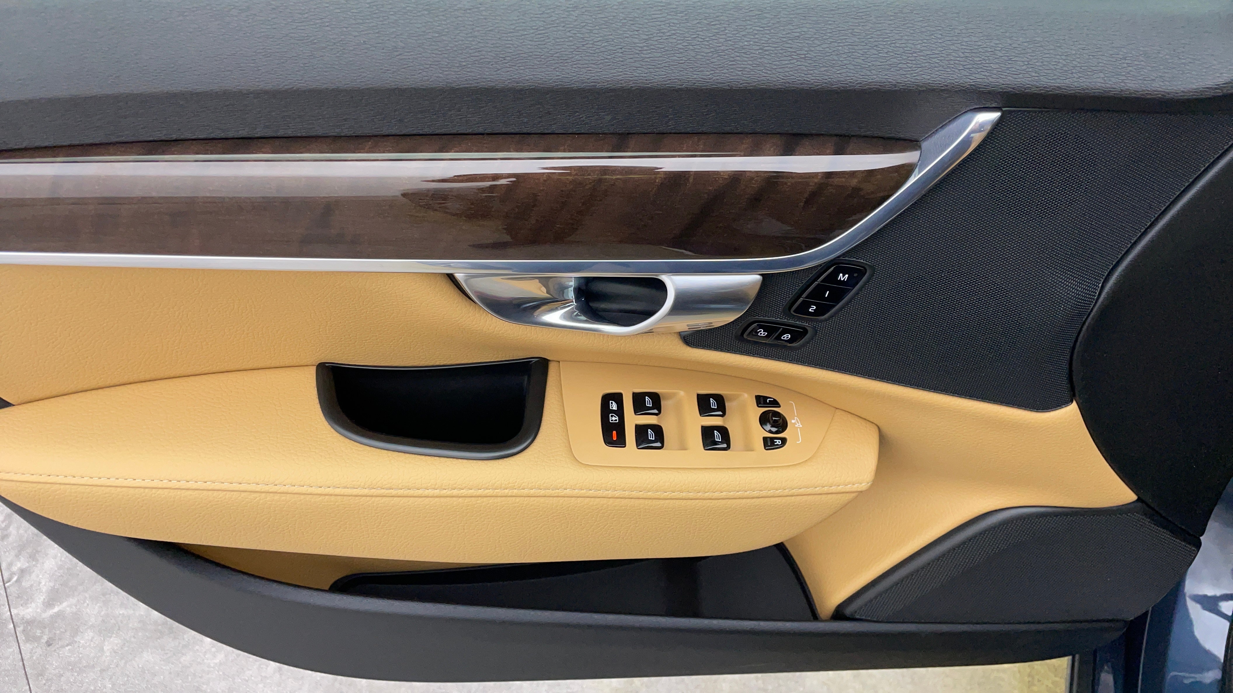 Volvo S90-Driver Side Door Panels Controls