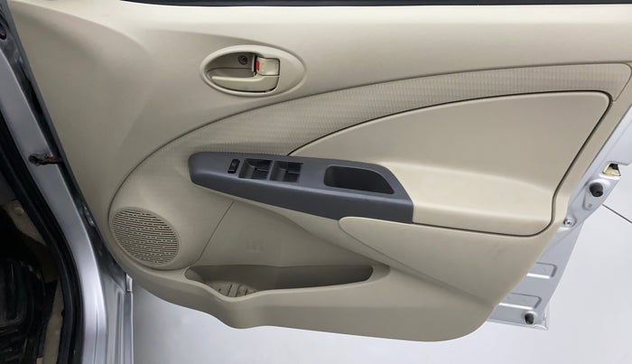 2015 Toyota Etios Liva G, Petrol, Manual, 1,22,598 km, Driver Side Door Panels Controls