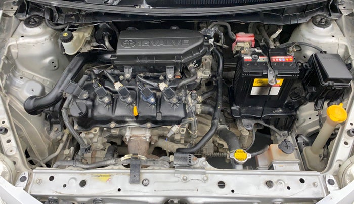 2015 Toyota Etios Liva G, Petrol, Manual, 1,22,598 km, Engine Bonet View