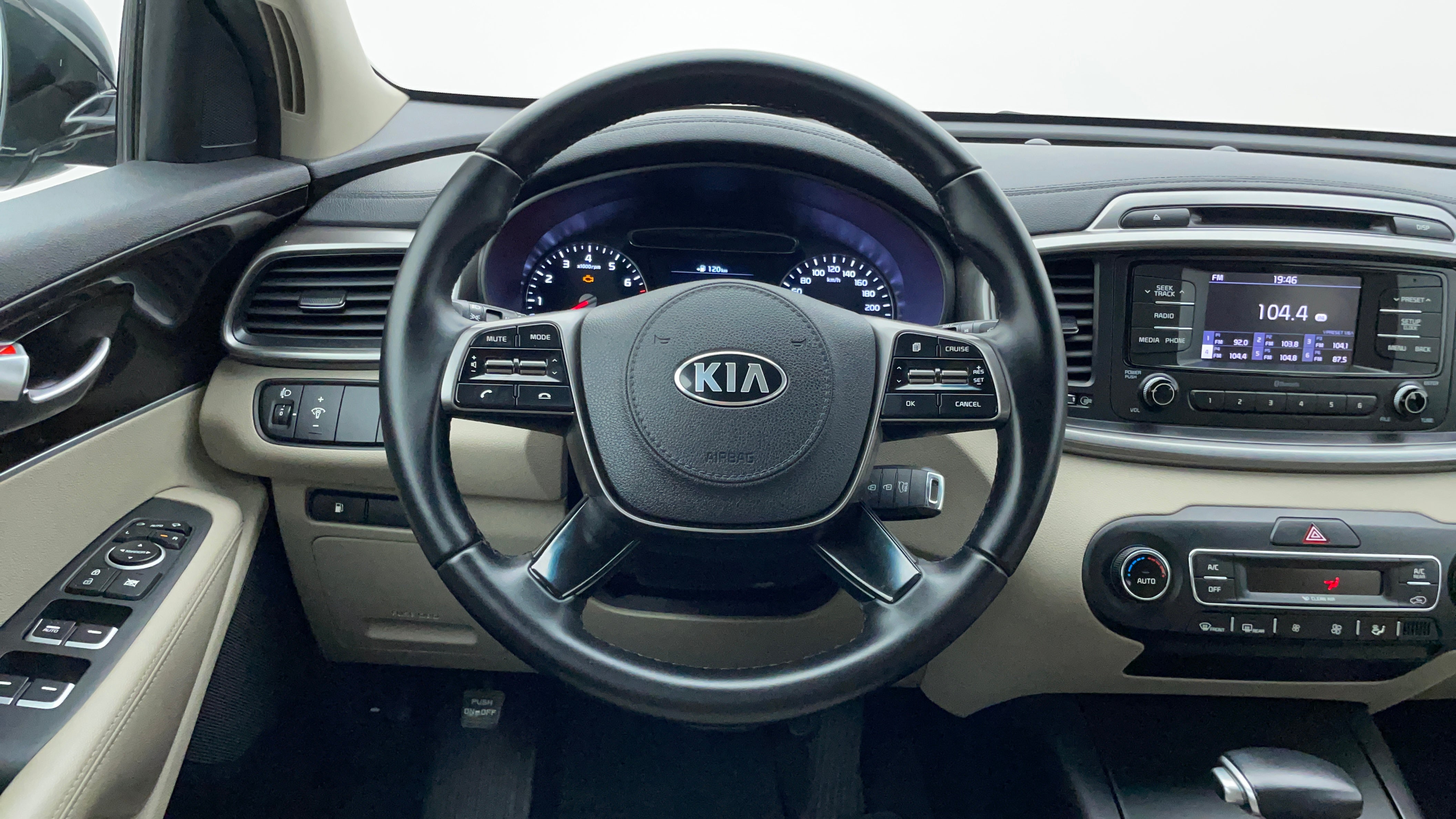 Kia Sorento-Steering Wheel Close-up