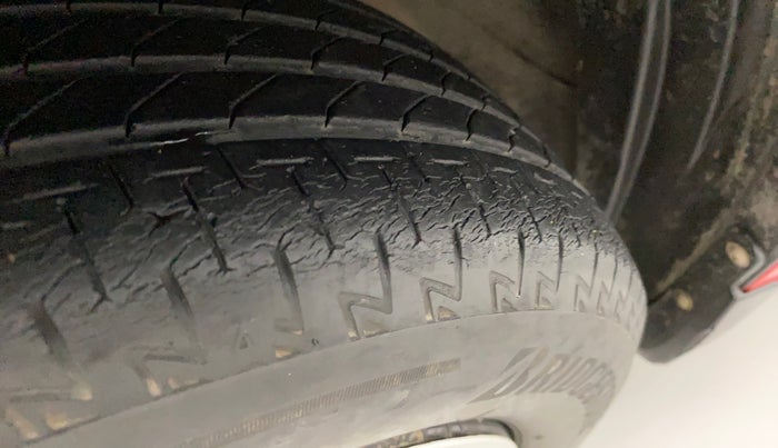 2013 Honda Brio S MT, Petrol, Manual, 52,699 km, Left front tyre - Minor crack