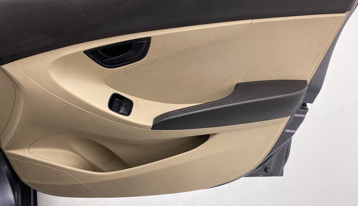 2014 Hyundai Eon MAGNA PLUS, Petrol, Manual, 19,614 km, Driver Side Door Panels Controls
