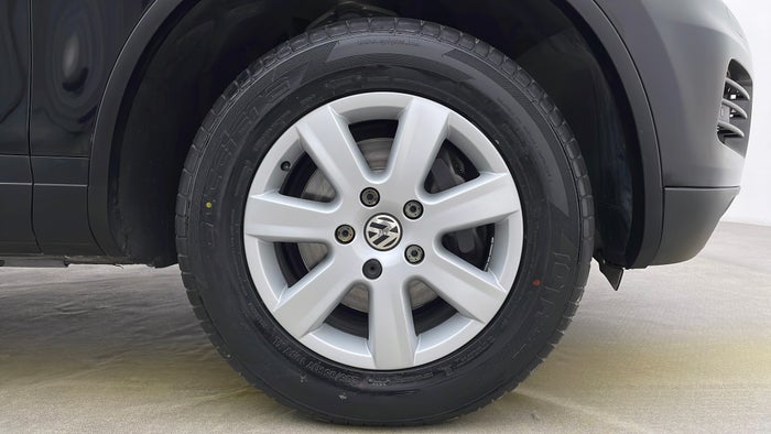 Volkswagen Touareg-Right Front Tyre