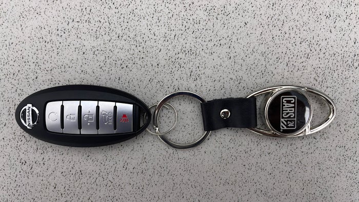 Nissan Patrol-Key Close-up