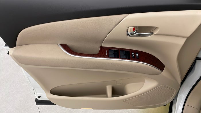 Toyota Previa-Driver Side Door Panels Controls