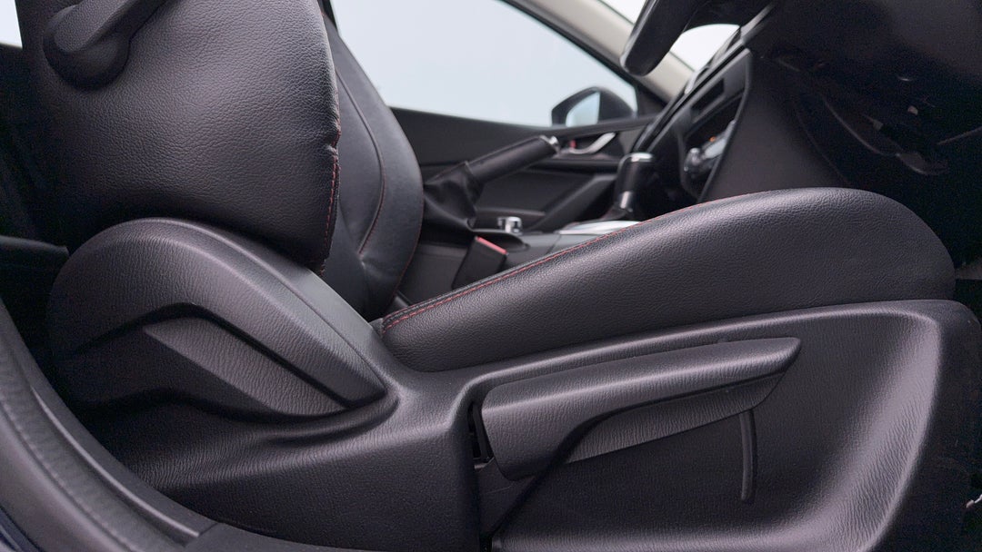 2015 Mazda 3 Touring, Automatic, 77310 km, Drivers Side Adjustment Panel