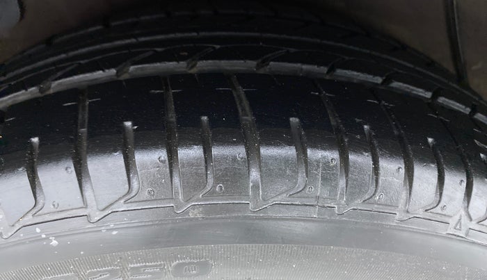 2014 Hyundai Verna FLUIDIC 1.4 VTVT CX, Petrol, Manual, 15,794 km, Right Rear Tyre Tread