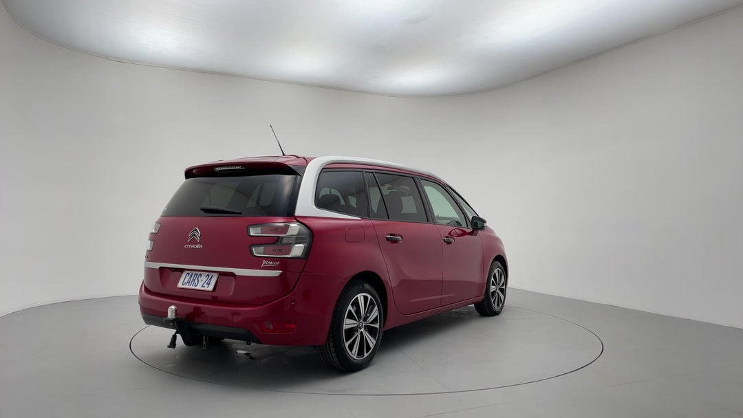 Right Back Diagonal (45- Degree) View