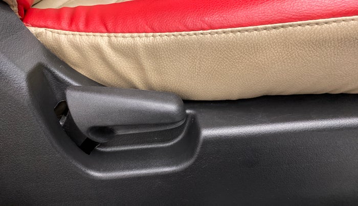 2017 Maruti Wagon R 1.0 VXI OPT, Petrol, Manual, 42,369 km, Driver Side Adjustment Panel
