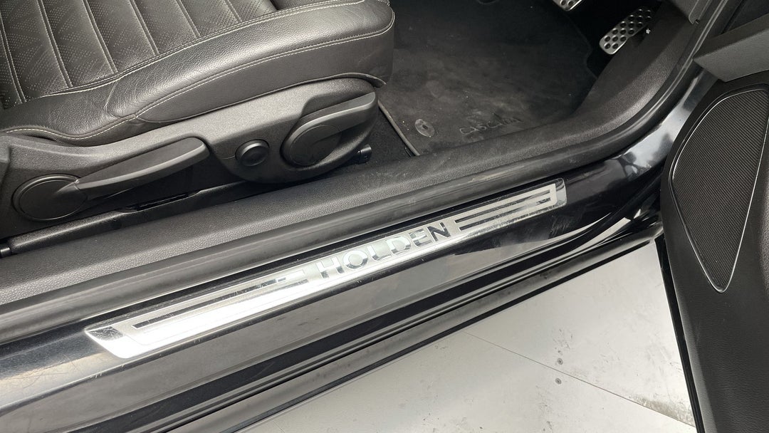 Door Sills Front RHS Scratch