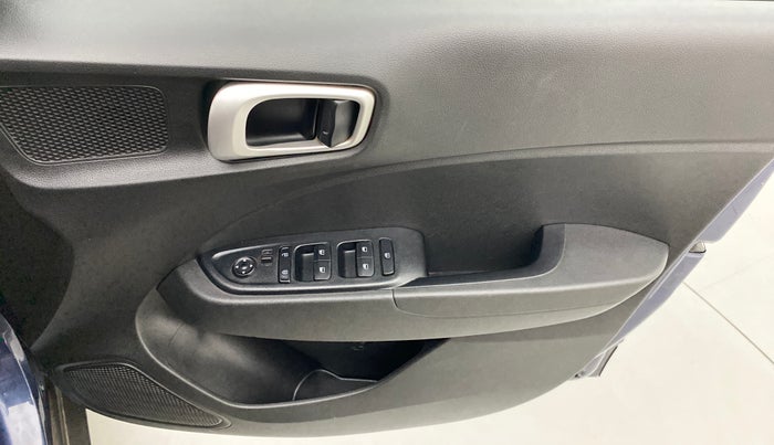 2020 Hyundai VENUE S MT 1.2 KAPPA, Petrol, Manual, 47,004 km, Driver Side Door Panels Control