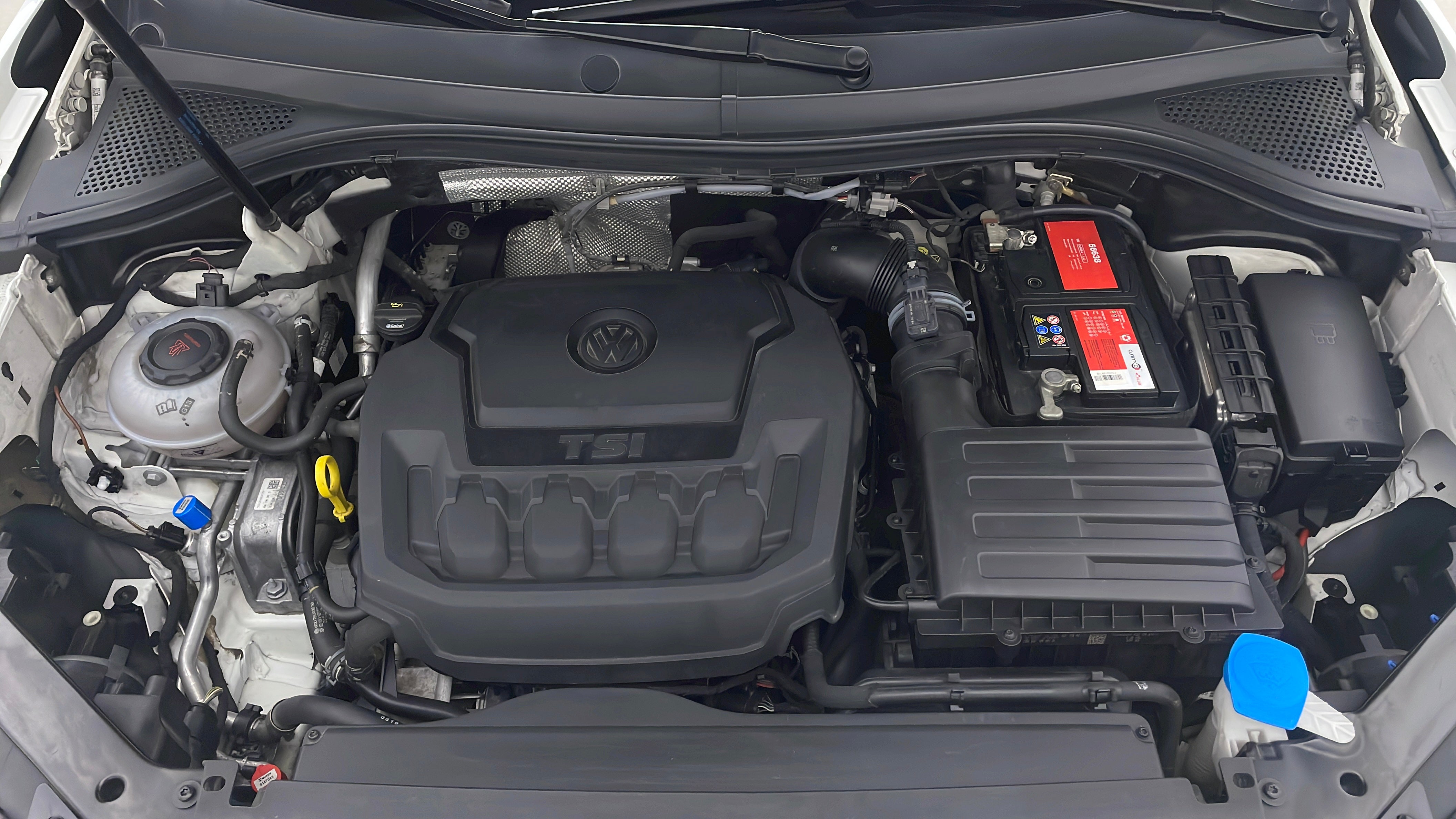Volkswagen Tiguan-Engine Bonet View