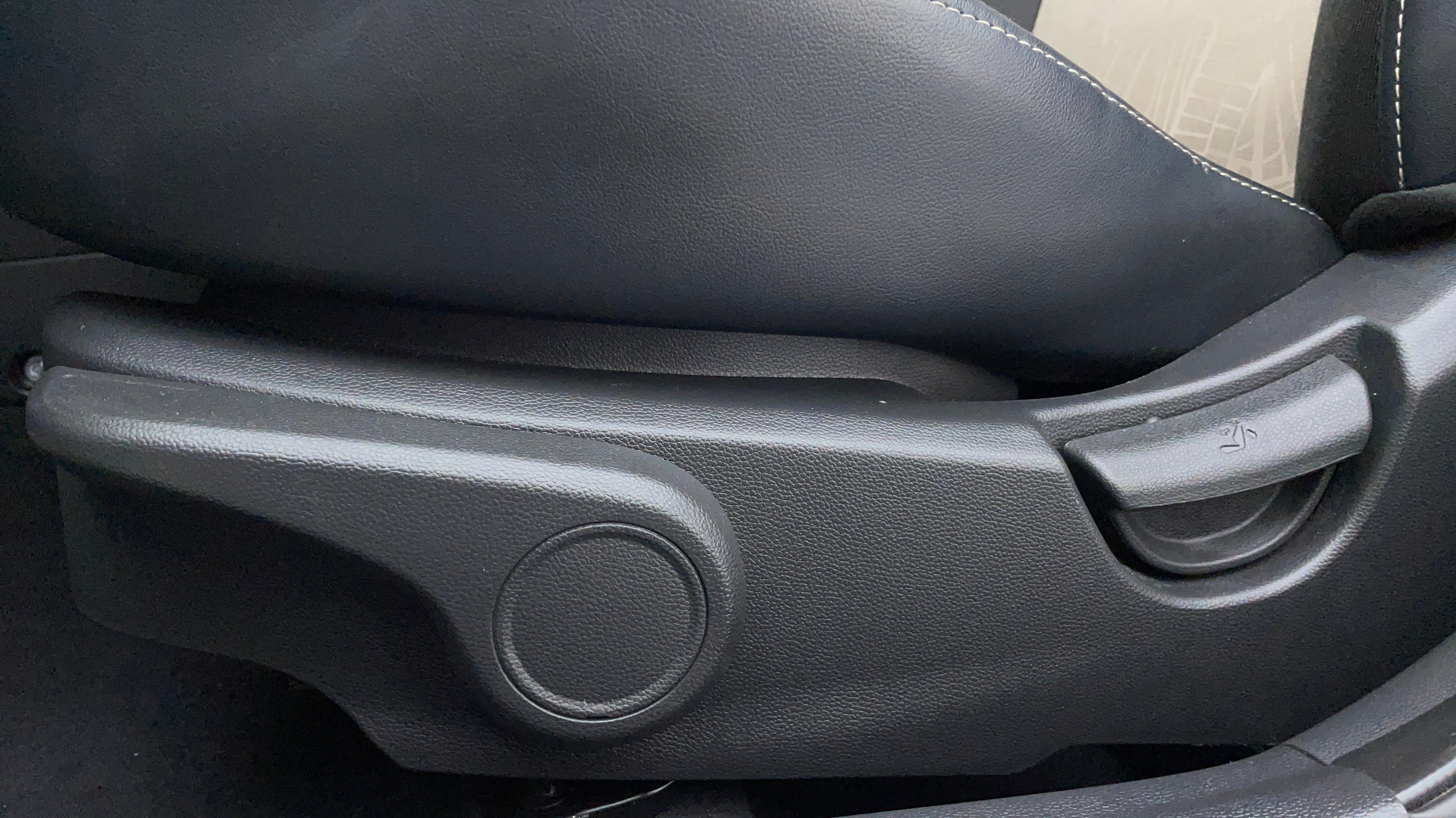 Hyundai Grand i10-Driver Side Adjustment Panel