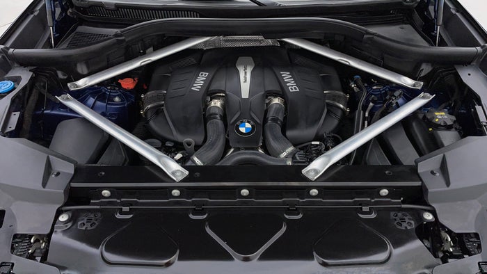 BMW X5-Engine Bonet View