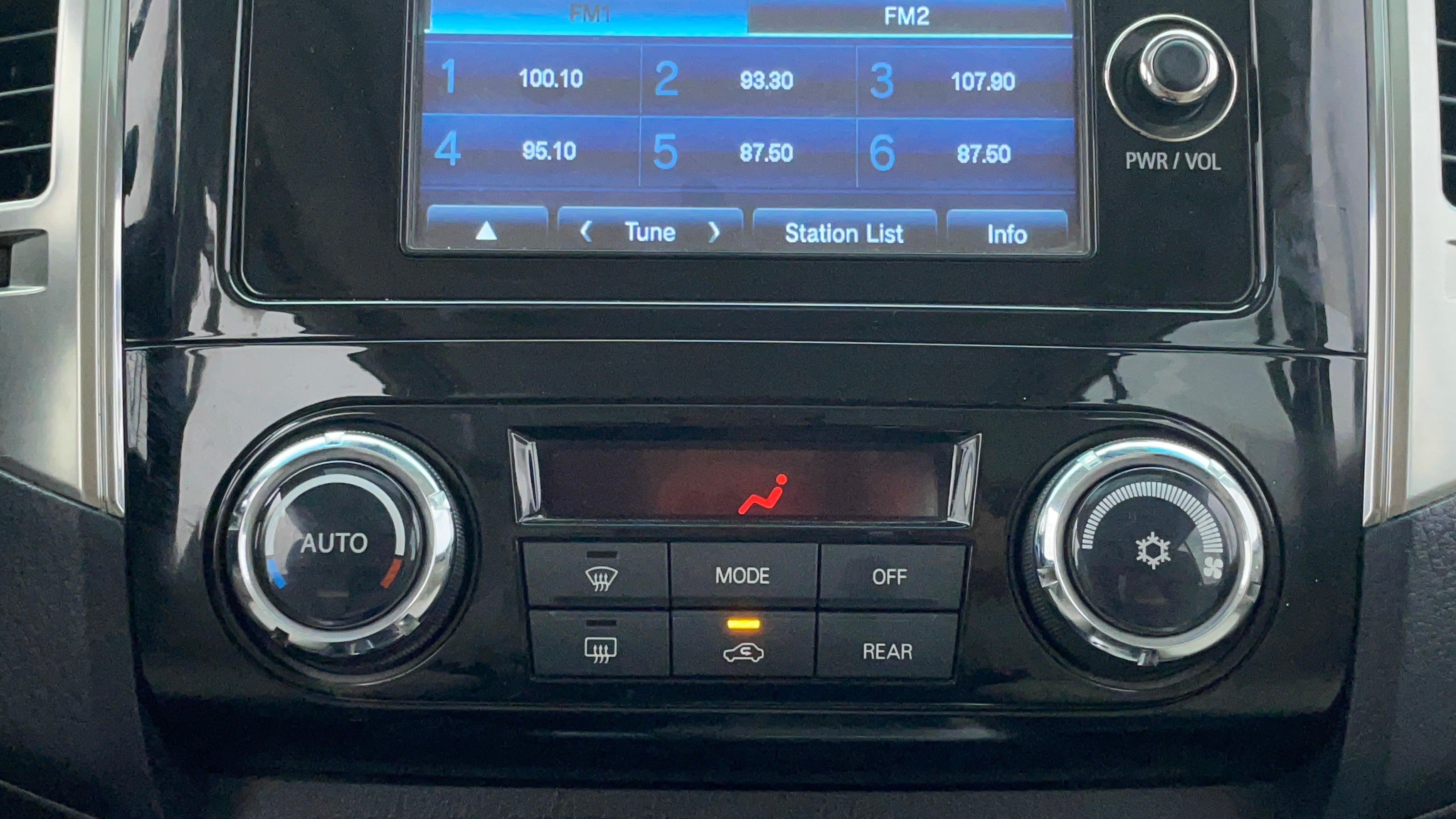 Mitsubishi Pajero-Automatic Climate Control
