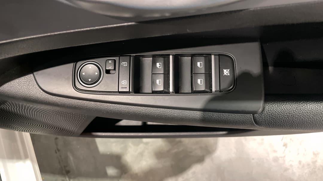 2023 Kia Cerato S, Automatic, 56001 km, Drivers Side Door Panel Controls