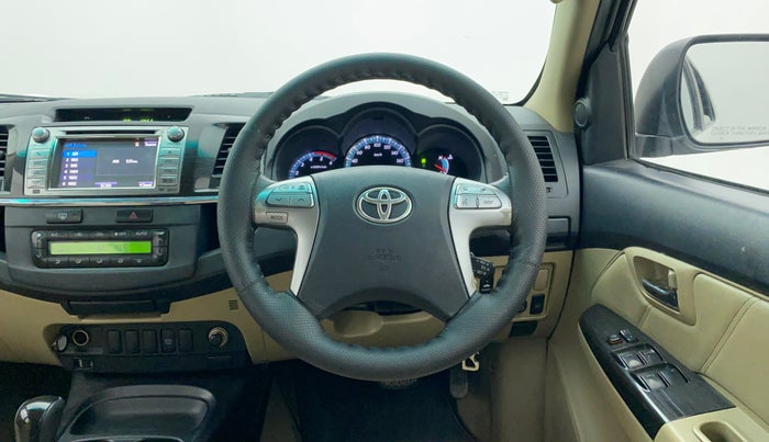 2016 Toyota Fortuner 3.0 AT 4X2, Diesel, Automatic, 1,97,528 km, Steering Wheel Close Up