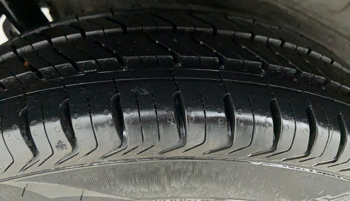 2017 Maruti Wagon R 1.0 LXI, CNG, Manual, 1,02,222 km, Right Rear Tyre Tread