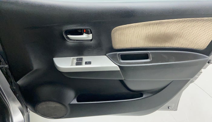 2017 Maruti Wagon R 1.0 LXI, CNG, Manual, 1,02,222 km, Driver Side Door Panels Control