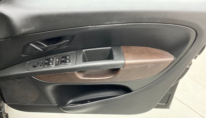 2015 Fiat Avventura EMOTION MULTIJET 1.3, Diesel, Manual, 59,581 km, Driver Side Door Panels Control
