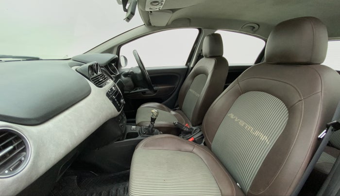 2015 Fiat Avventura EMOTION MULTIJET 1.3, Diesel, Manual, 59,581 km, Right Side Front Door Cabin