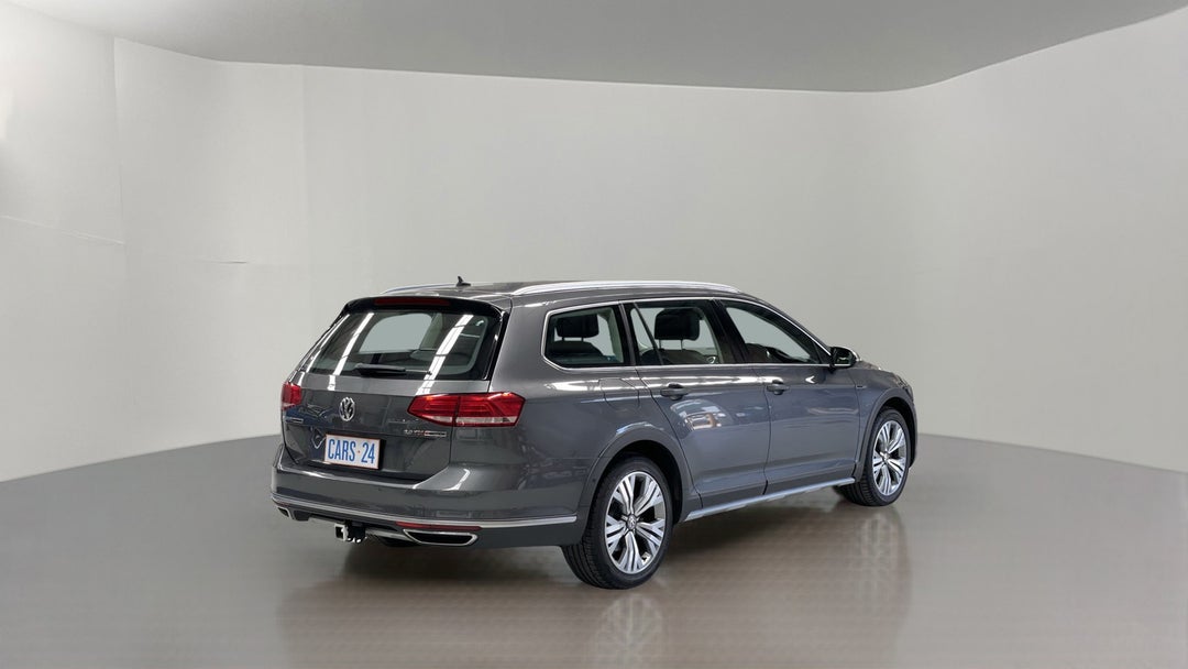 Right Back Diagonal (45- Degree) View