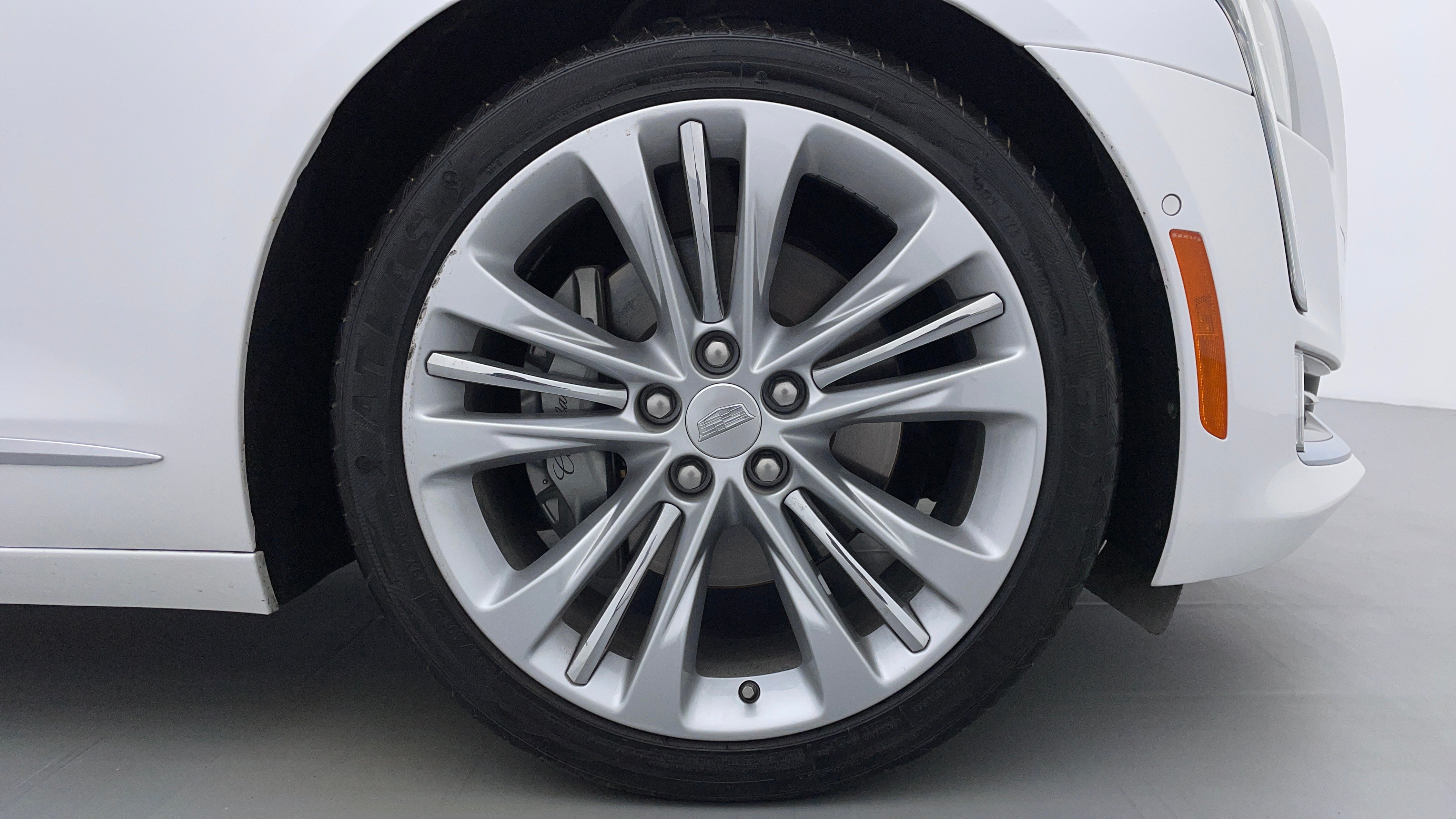 Cadillac CT6-Right Front Tyre