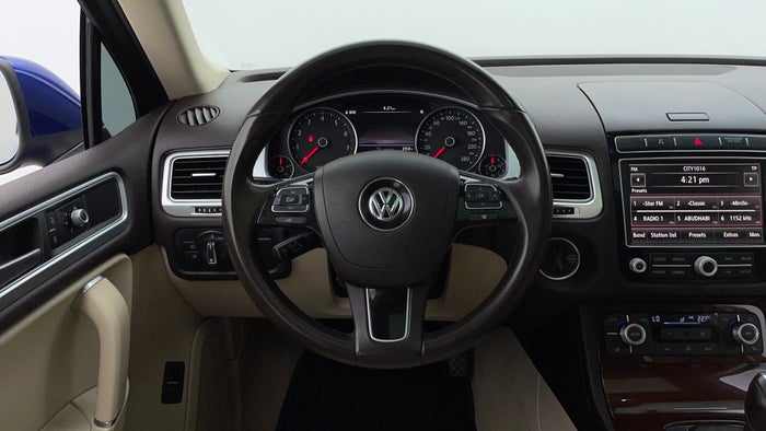 Volkswagen Touareg-Steering Wheel Close-up