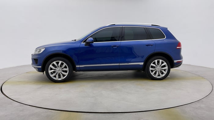 Volkswagen Touareg-Left Side View