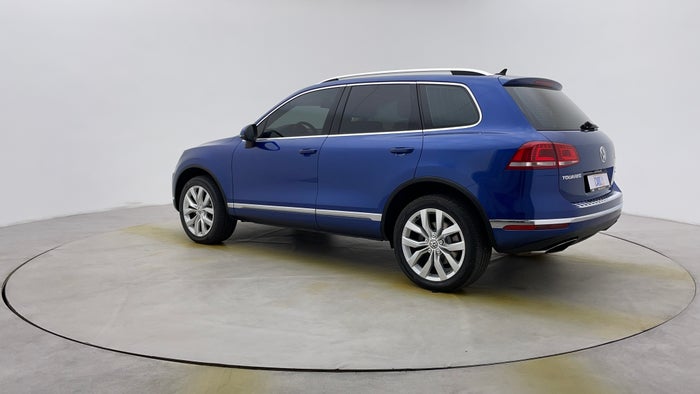 Volkswagen Touareg-Left Back Diagonal (45- Degree) View