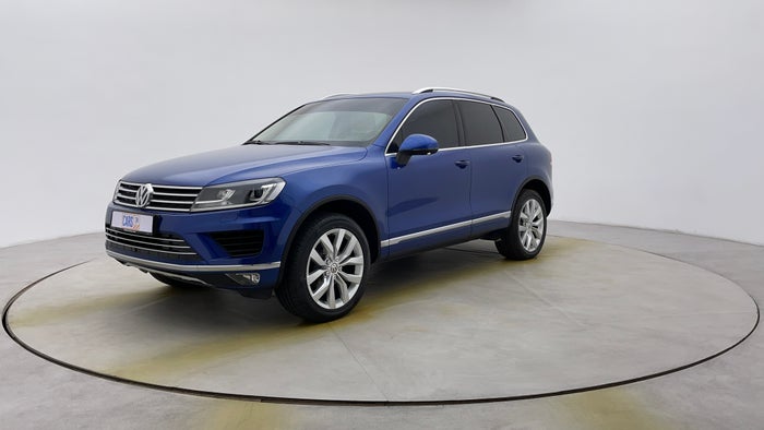 Volkswagen Touareg-Left Front Diagonal (45- Degree) View