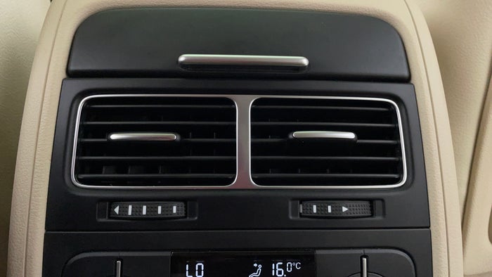 Volkswagen Touareg-Rear AC Vents