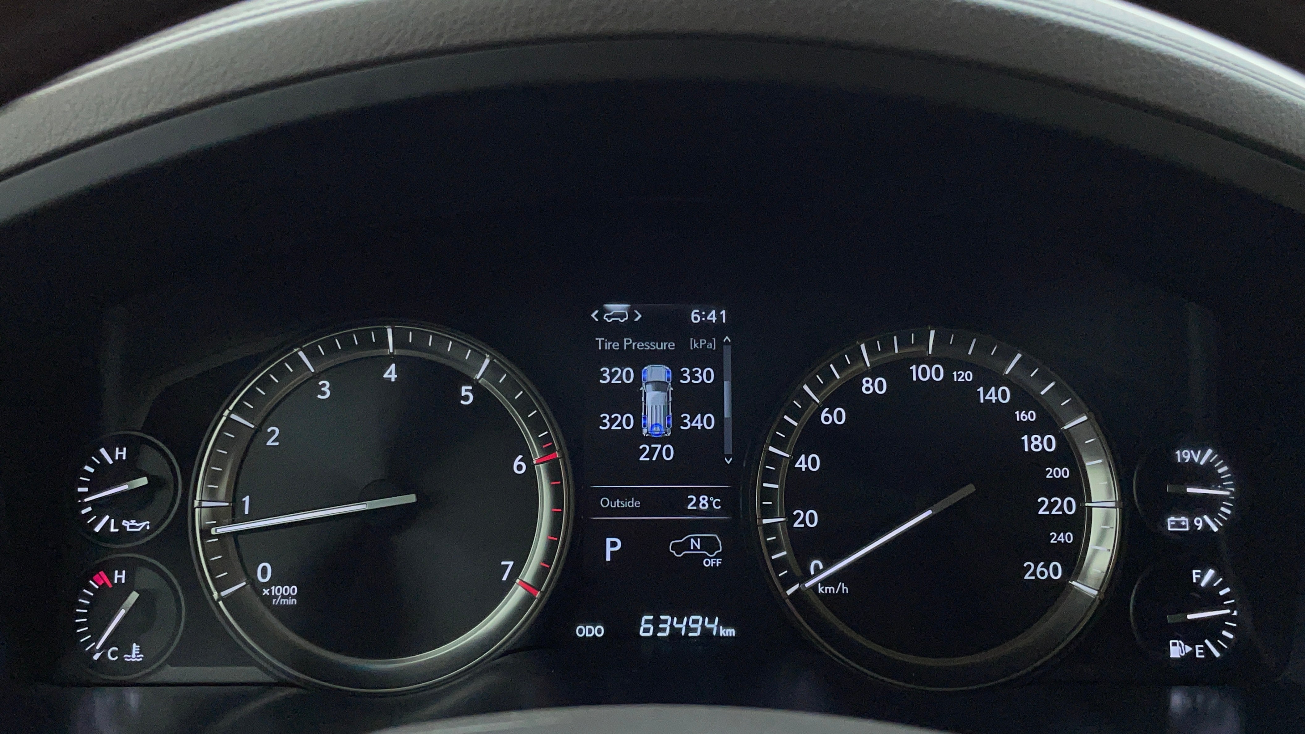 Lexus LX 570-Odometer View