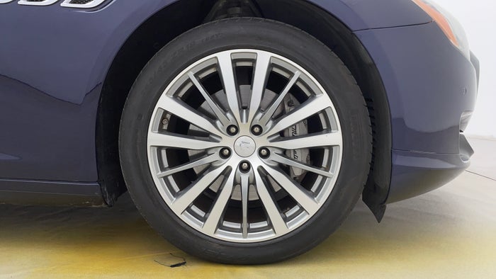 Maserati Quattroporte-Right Front Tyre