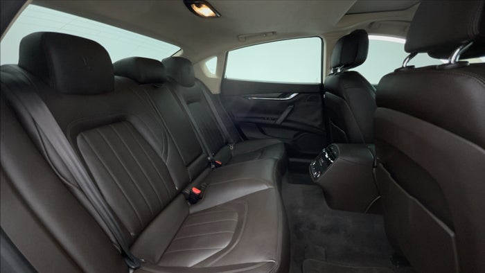 Maserati Quattroporte-Right Side Door Cabin View