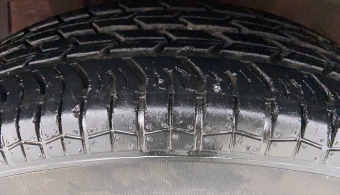 2012 Maruti Swift VDI, Diesel, Manual, 81,690 km, Left Front Tyre Tread