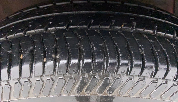 2012 Maruti Swift VDI, Diesel, Manual, 81,690 km, Right Front Tyre Tread