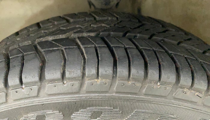 2012 Maruti Zen Estilo LXI, Petrol, Manual, 39,951 km, Left Front Tyre Tread
