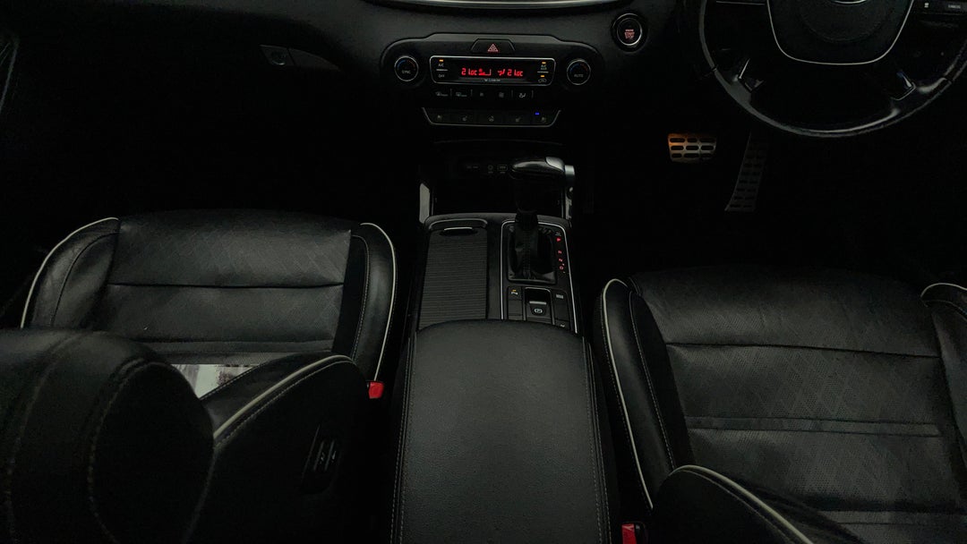 2019 Kia Sorento Gt-line (4x4), Automatic, 133306 km, Center Console