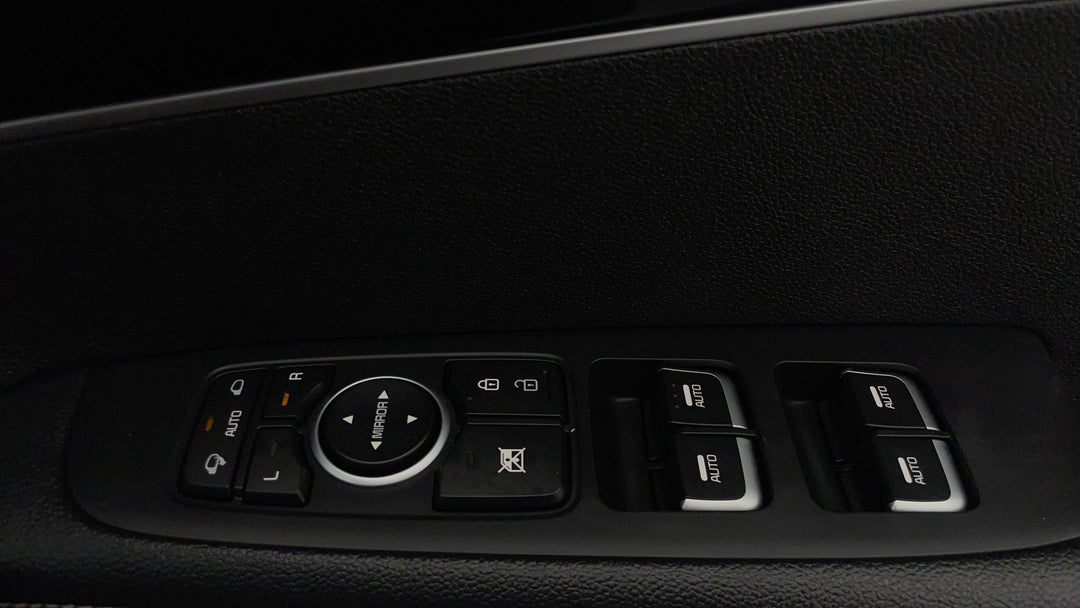 2019 Kia Sorento Gt-line (4x4), Automatic, 133306 km, Drivers Side Door Panel Controls