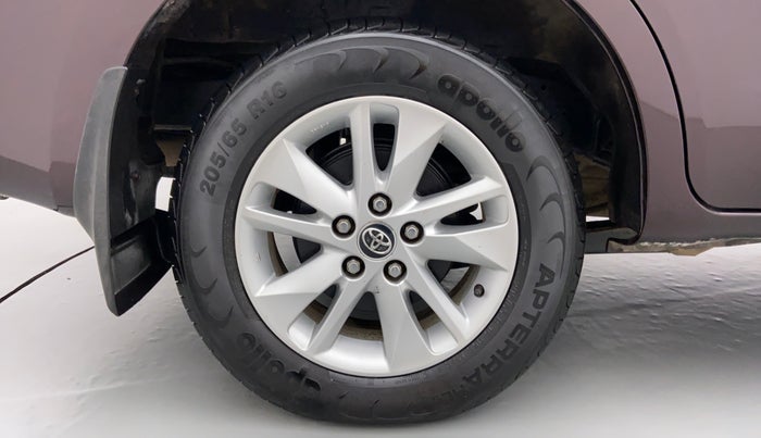 2018 Toyota Innova Crysta 2.8 GX AT 8 STR, Diesel, Automatic, 38,487 km, Right Rear Wheel