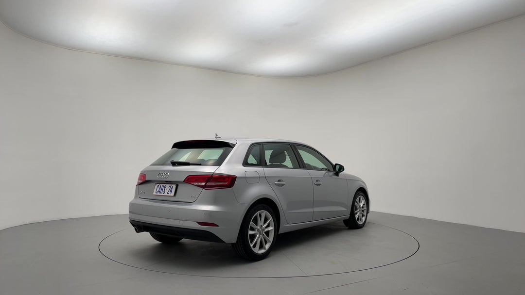 Right Back Diagonal (45- Degree) View