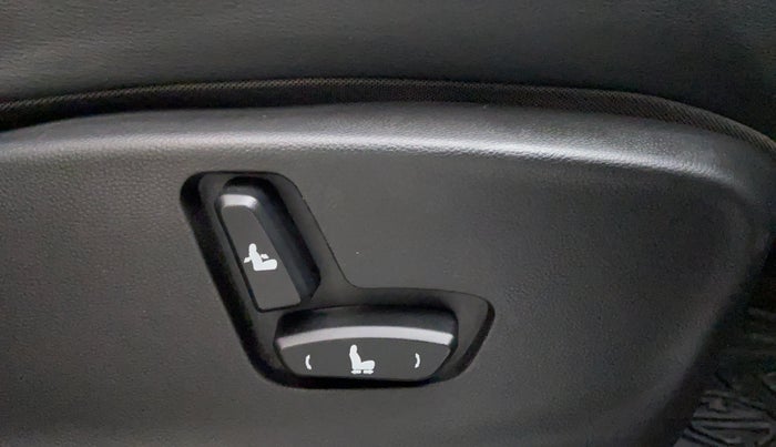 2019 MG HECTOR SHARP DCT PETROL, Petrol, Automatic, 7,432 km, Driver Side Adjustment Panel