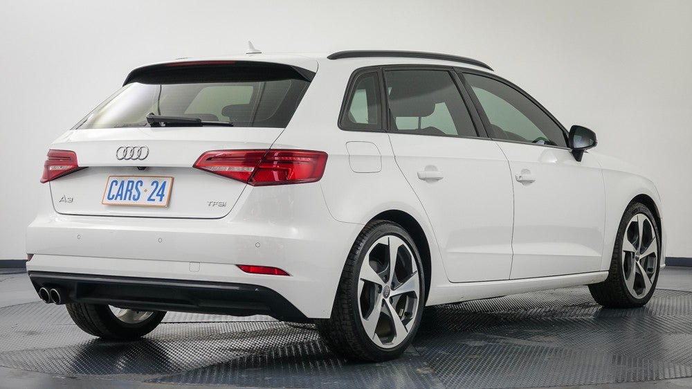 Right Back Diagonal (45- Degree) View