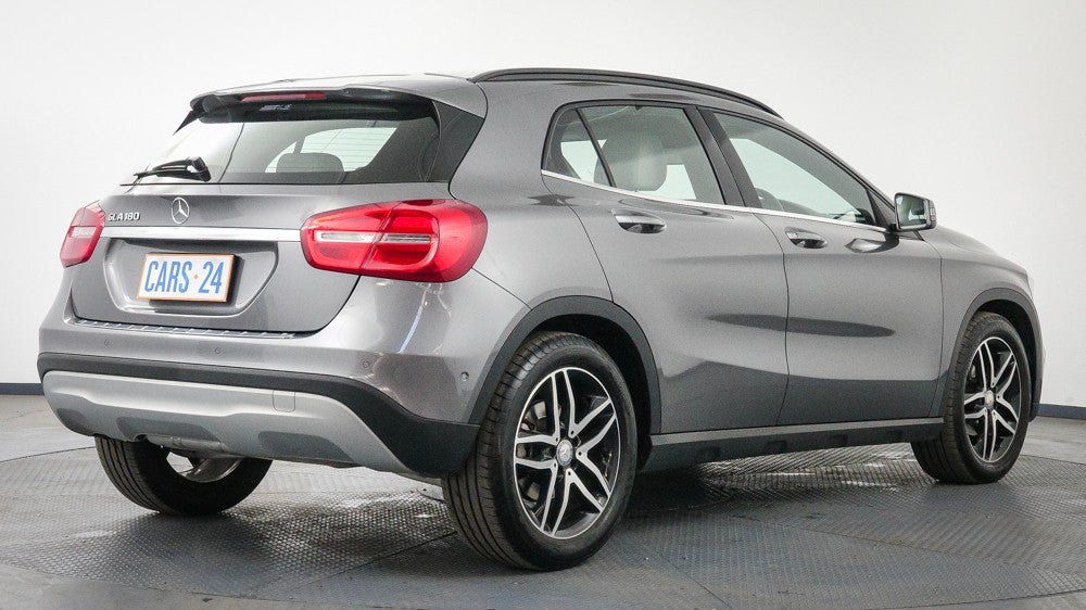 2016 Mercedes-benz GLA 180, Automatic, 18344 km, Right Back Diagonal (45- Degree) View