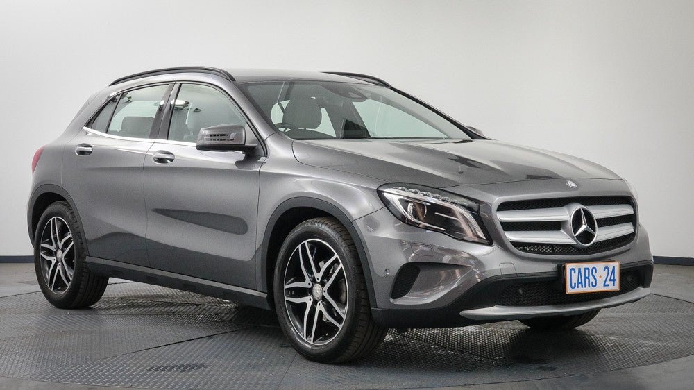 2016 Mercedes-benz GLA 180, Automatic, 18344 km, Right Front Diagonal (45- Degree) View