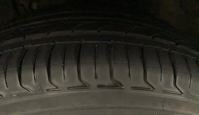 2018 Tata NEXON XZA PLUS DIESEL, Diesel, Automatic, 76,975 km, Right Front Tyre Tread