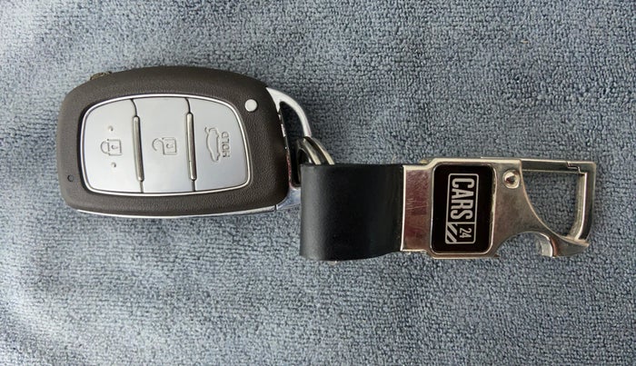 2015 Hyundai Elite i20 ASTA 1.4 CRDI, Diesel, Manual, 1,41,537 km, Key Close Up